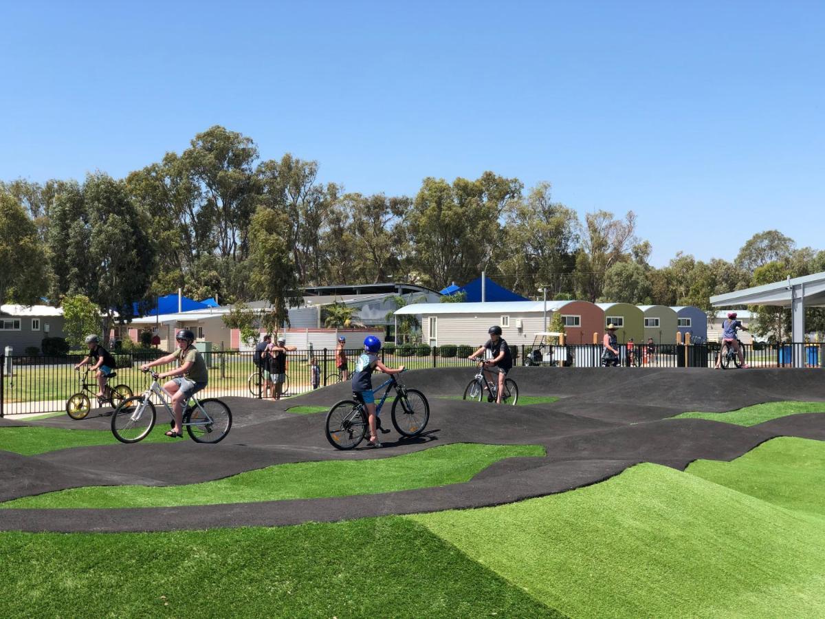 Big4 Deniliquin Holiday Park Buitenkant foto
