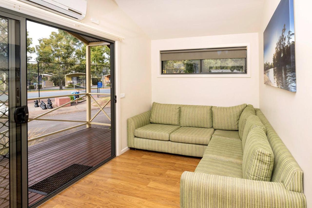 Big4 Deniliquin Holiday Park Buitenkant foto