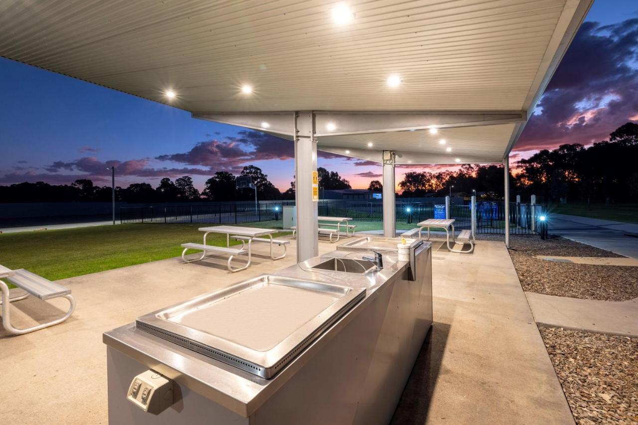 Big4 Deniliquin Holiday Park Buitenkant foto