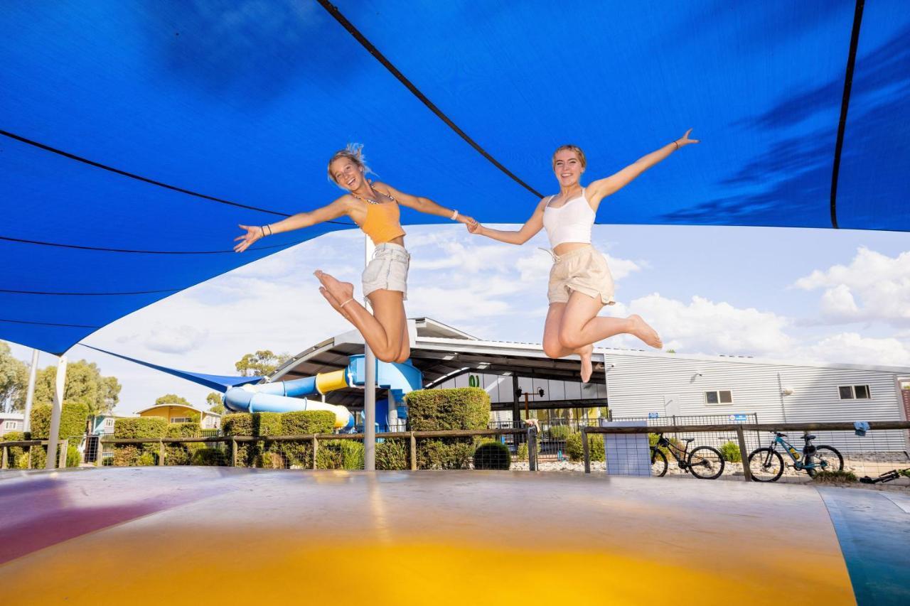 Big4 Deniliquin Holiday Park Buitenkant foto