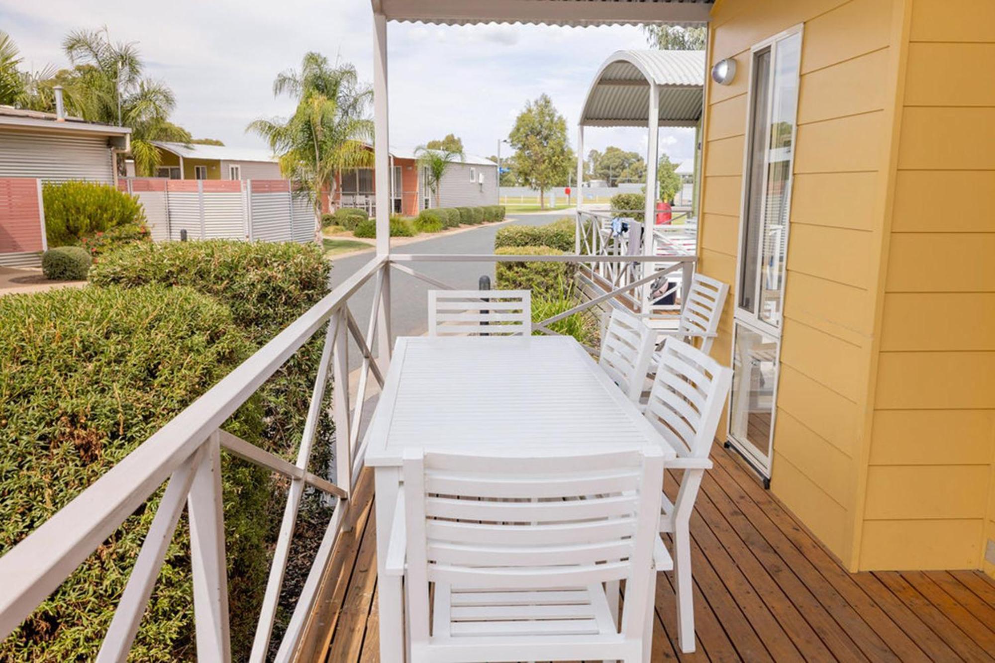 Big4 Deniliquin Holiday Park Kamer foto