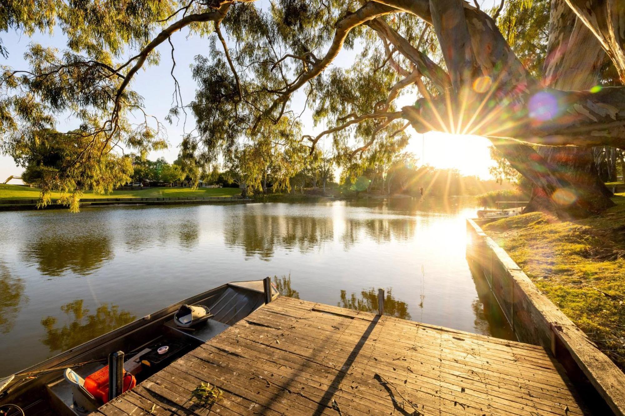 Big4 Deniliquin Holiday Park Buitenkant foto