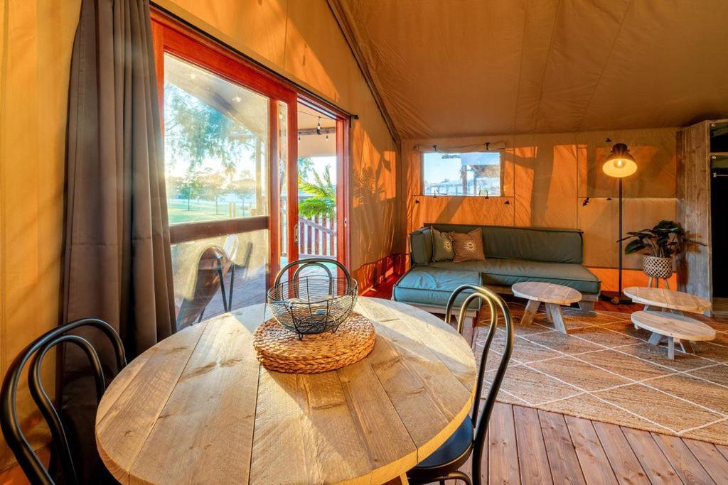 Big4 Deniliquin Holiday Park Buitenkant foto