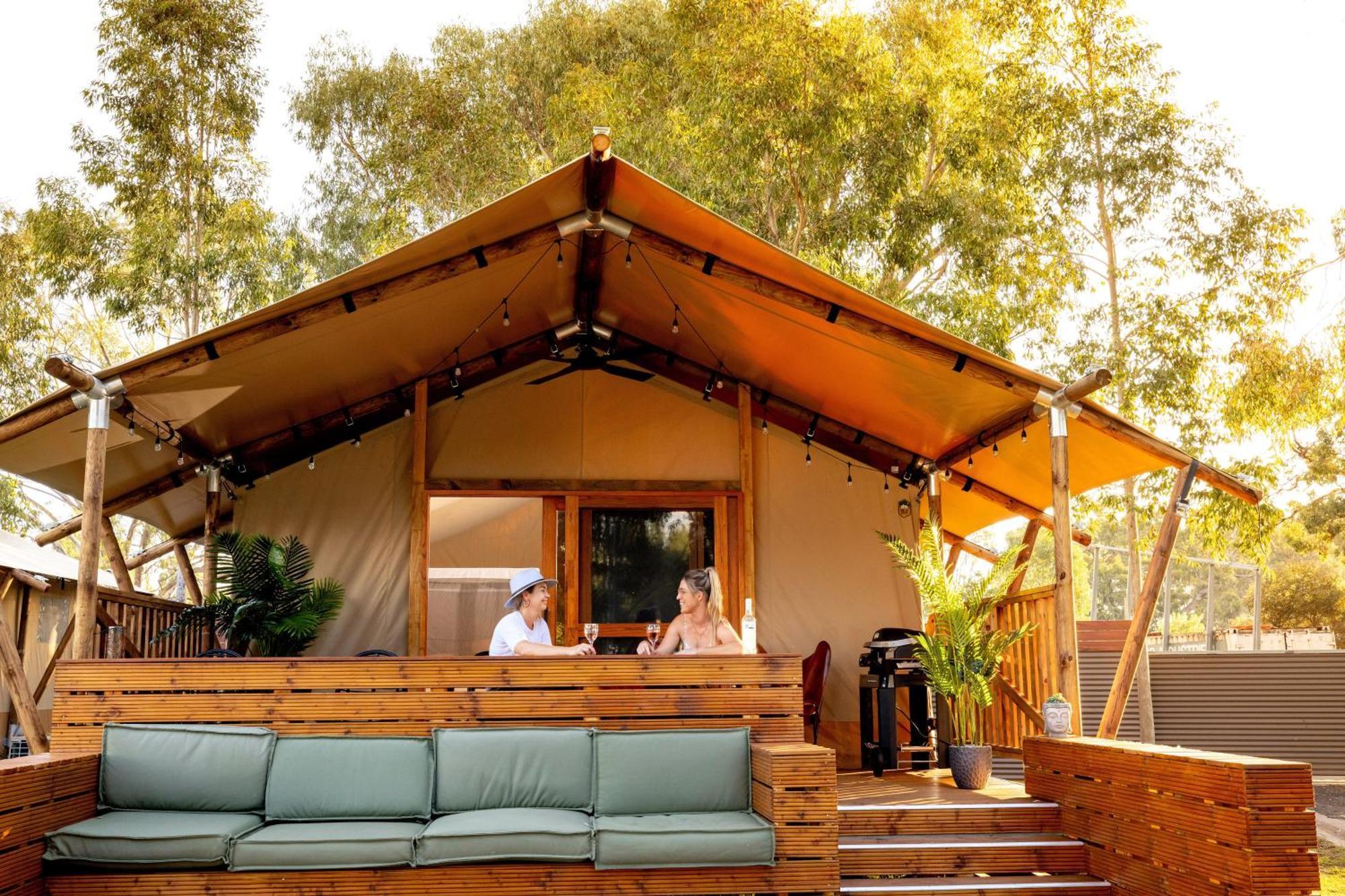 Big4 Deniliquin Holiday Park Buitenkant foto