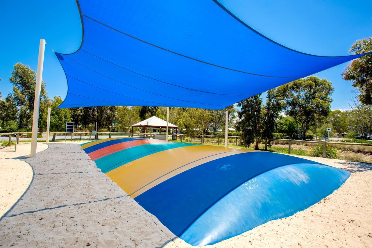 Big4 Deniliquin Holiday Park Buitenkant foto