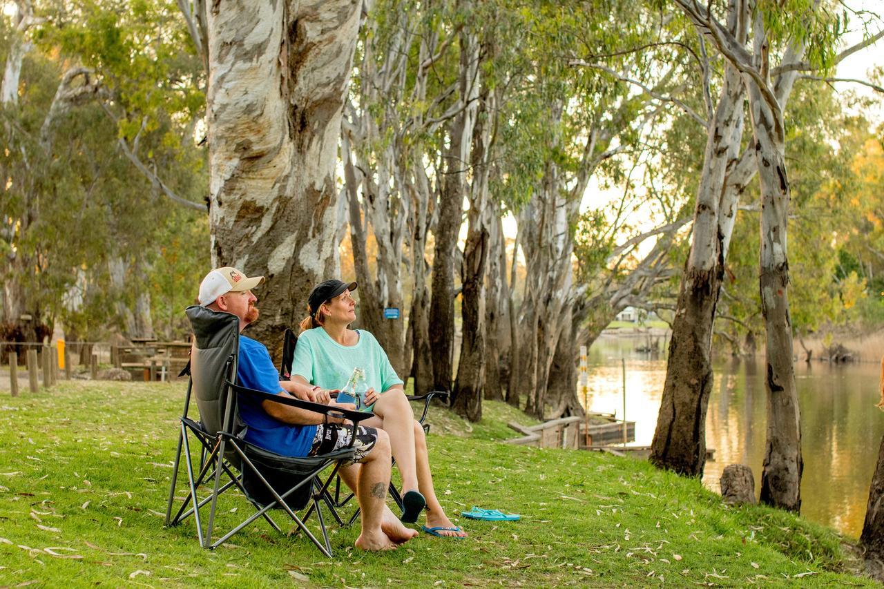 Big4 Deniliquin Holiday Park Buitenkant foto